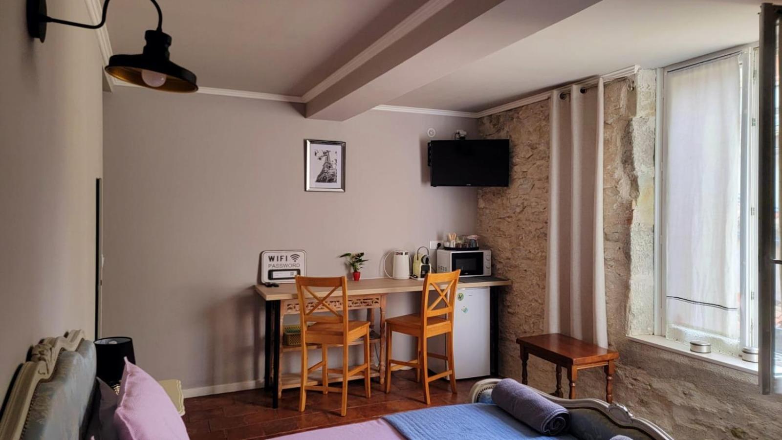 découvrez une ancienne maison de drapier du XVII siecle au coeur de bastide Carcassonne Chambre photo
