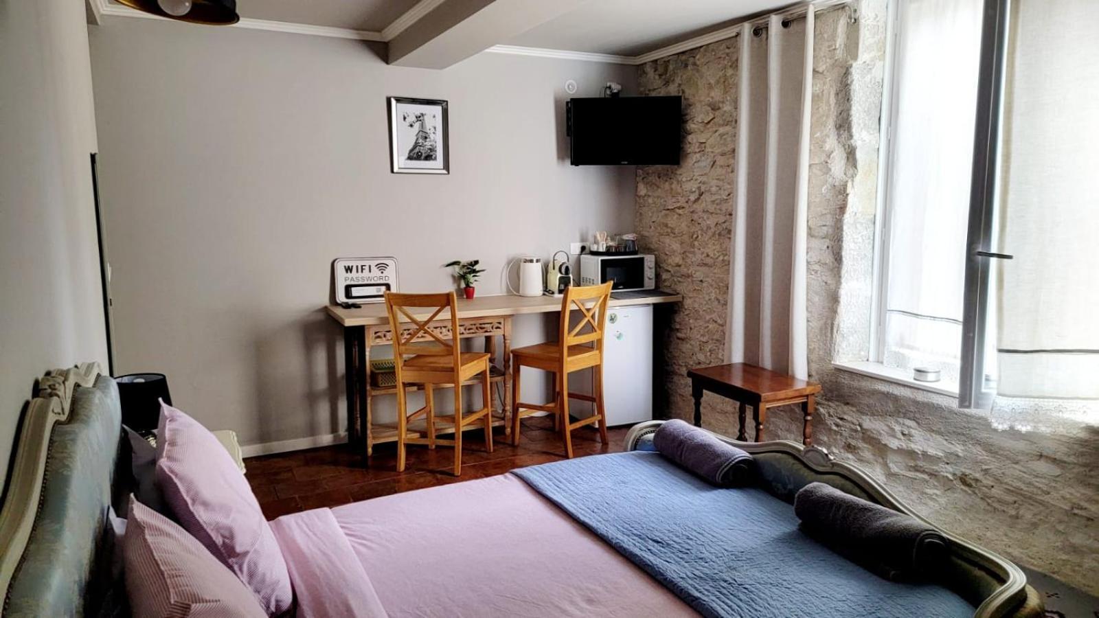 découvrez une ancienne maison de drapier du XVII siecle au coeur de bastide Carcassonne Chambre photo